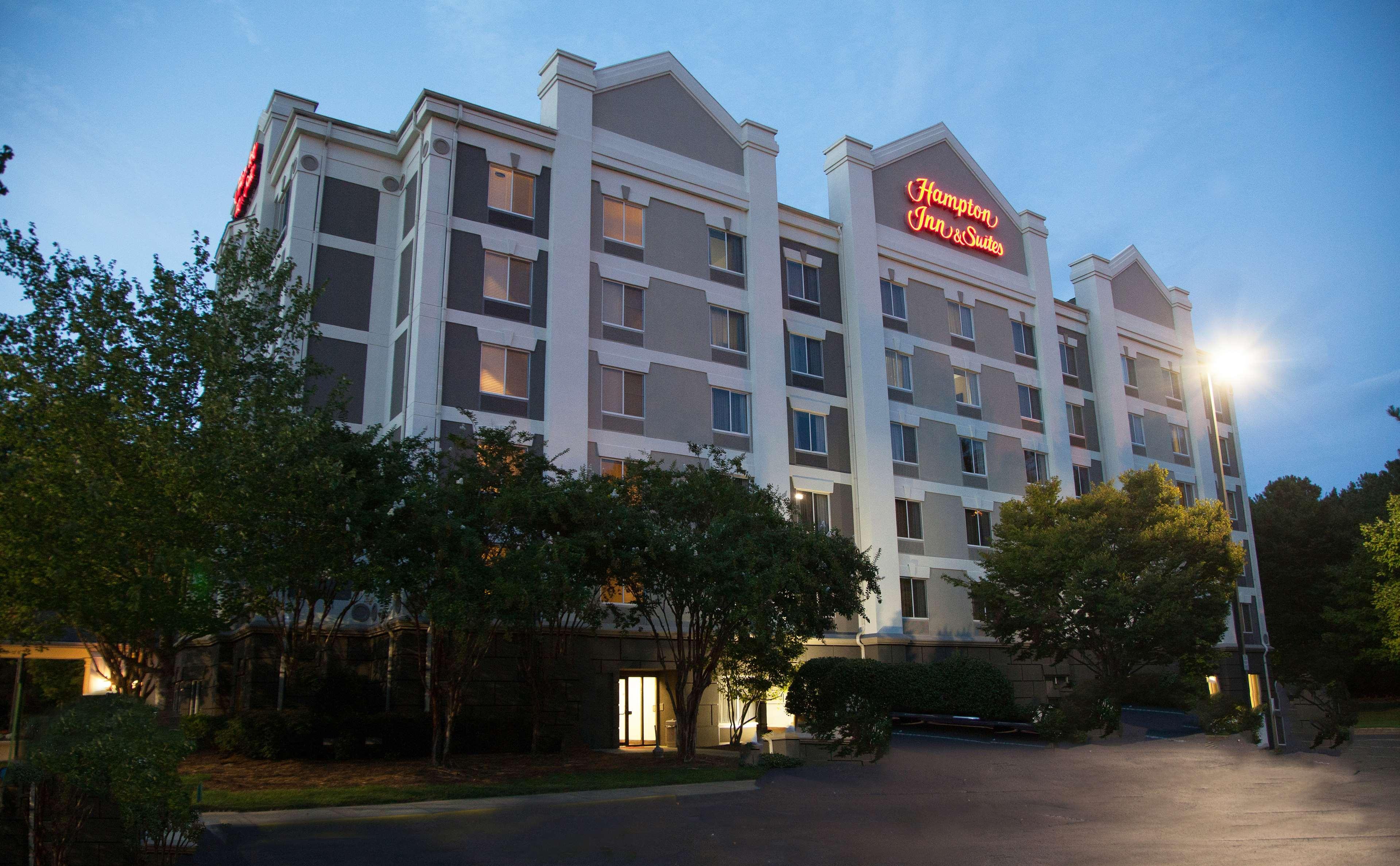 Hampton Inn & Suites Alpharetta-Windward Exterior photo